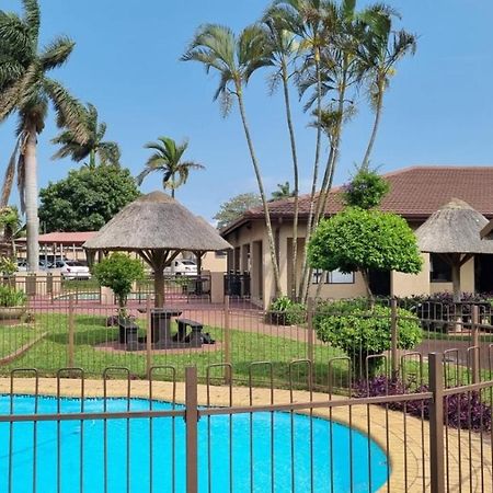 Gecko Inn Richards Bay Exteriör bild