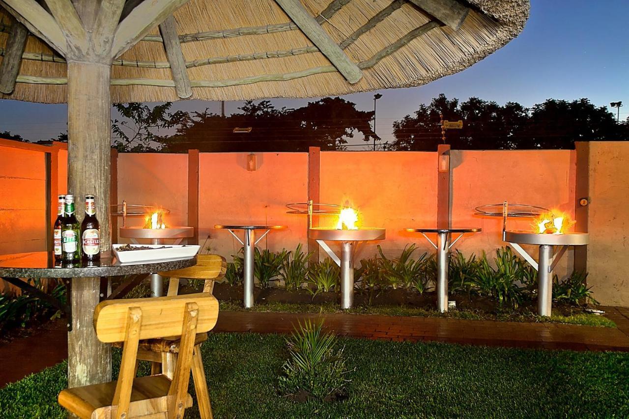Gecko Inn Richards Bay Exteriör bild
